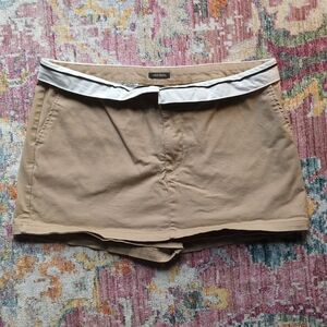 Wild Fable Khaki High Rise Shorts Size 16 Women’s Chino Flat Front Casual Tan